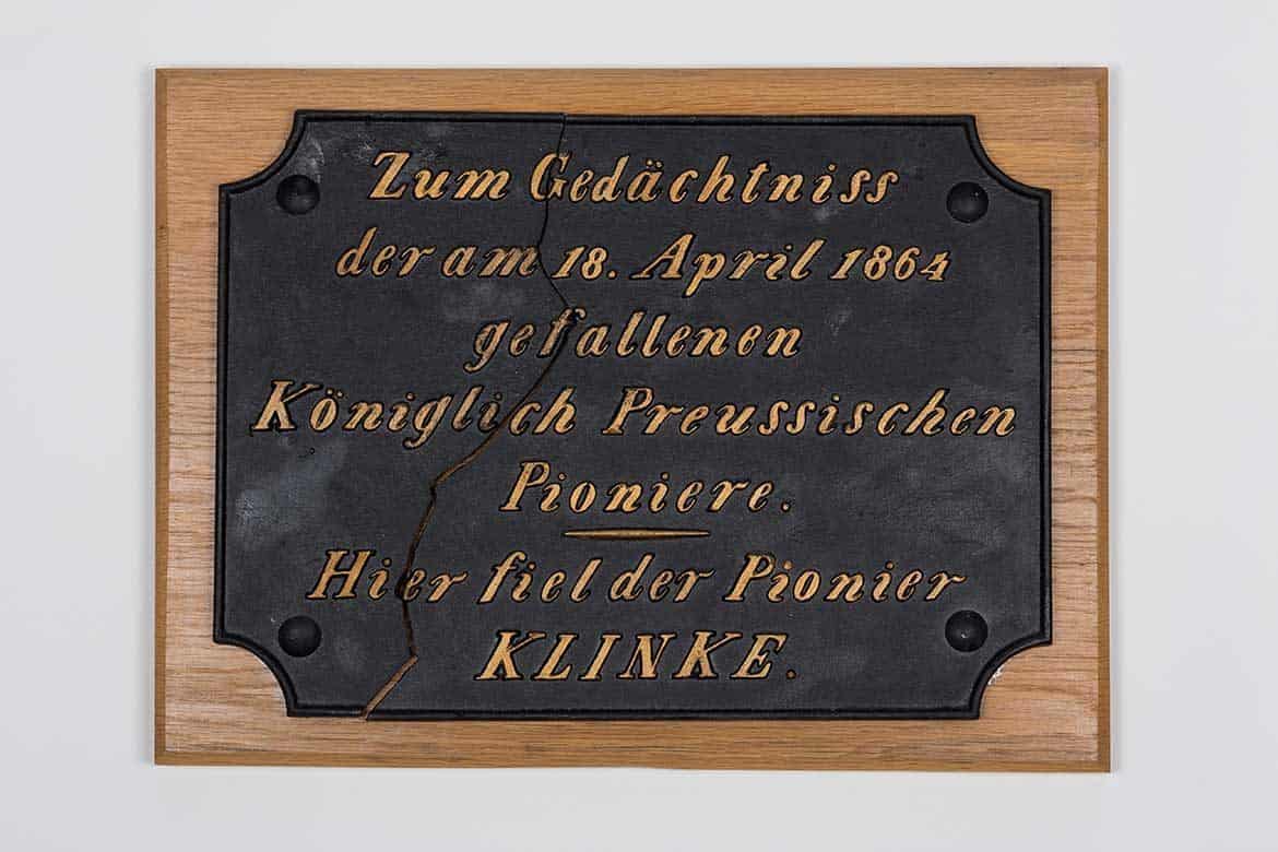 Die gusseiserne Gedenktafel für den Pionier Klinke